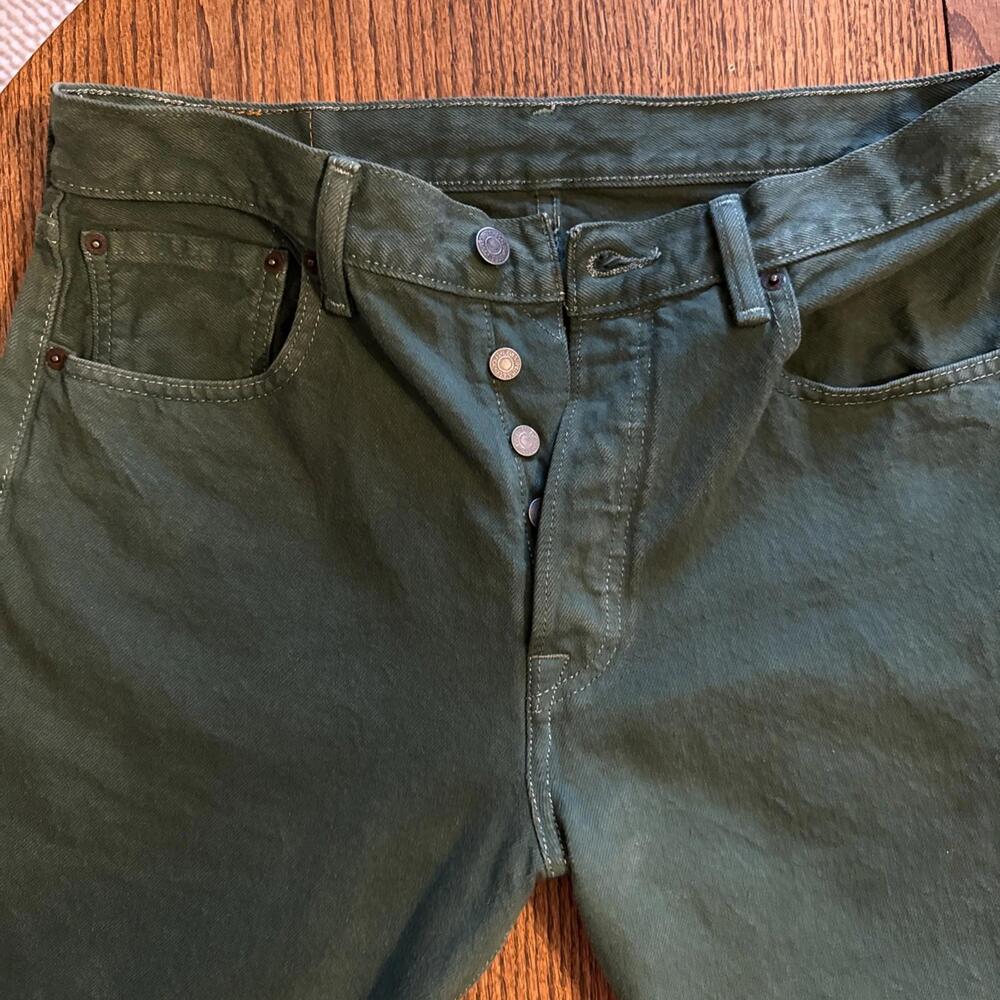 Levi’s 33 X 32 Military Green  Strait Leg 505s.